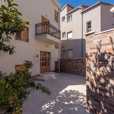 Apartments Lea ポドストラナ エクステリア 写真