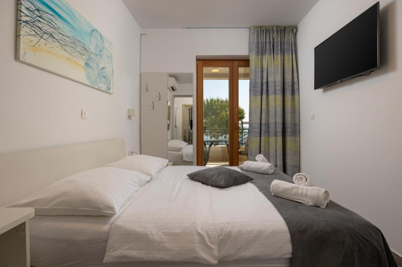 Apartments Lea ポドストラナ エクステリア 写真