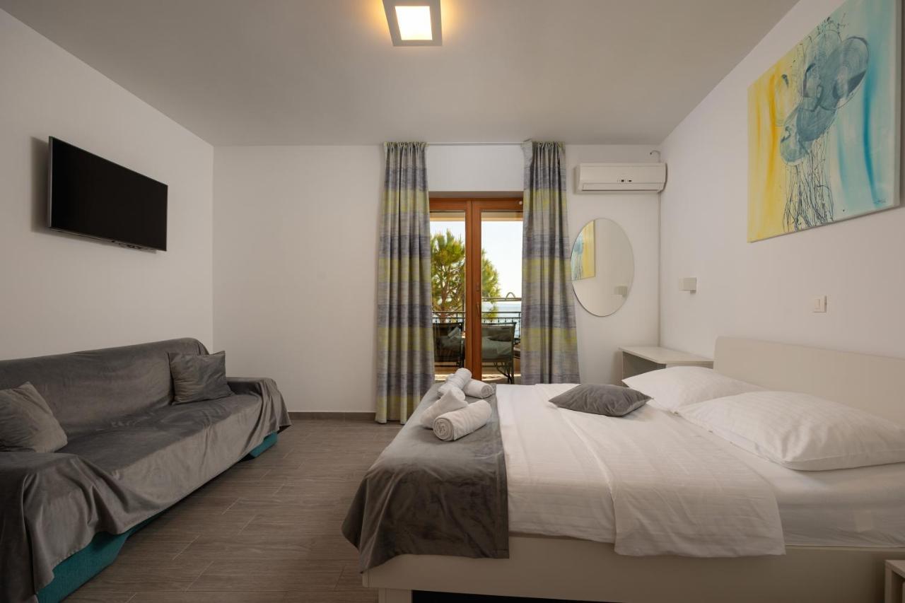 Apartments Lea ポドストラナ エクステリア 写真