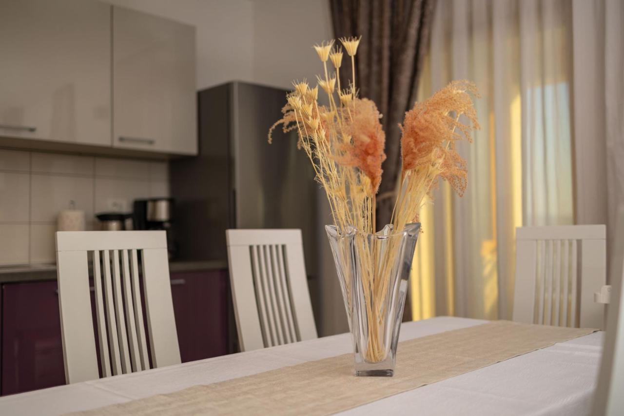 Apartments Lea ポドストラナ エクステリア 写真
