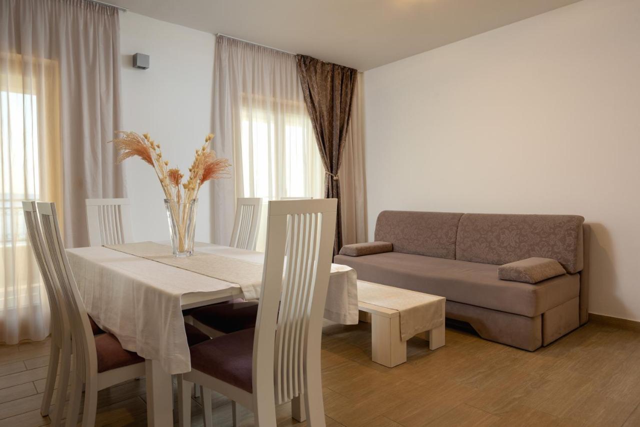 Apartments Lea ポドストラナ エクステリア 写真