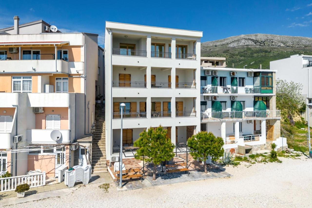 Apartments Lea ポドストラナ エクステリア 写真