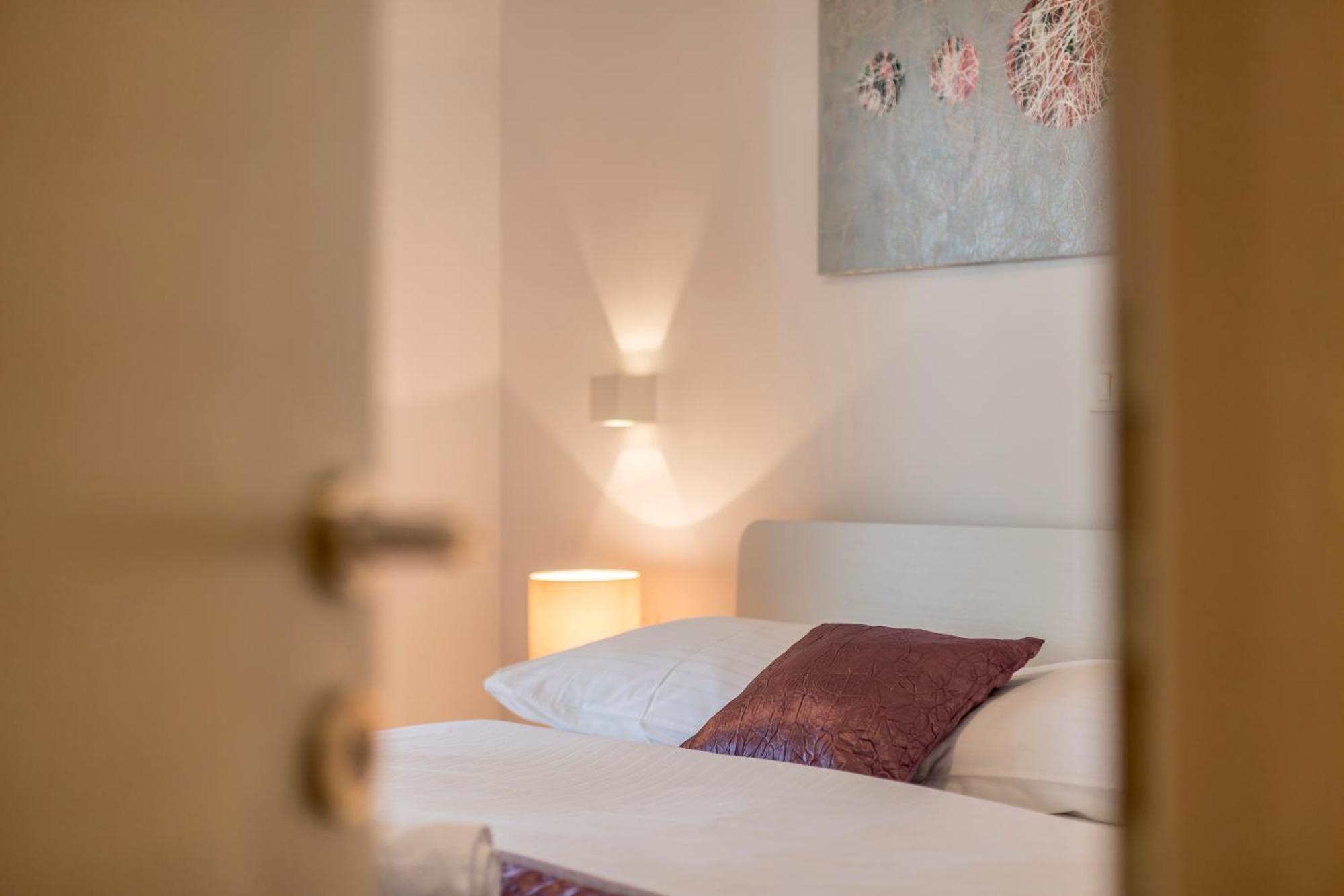 Apartments Lea ポドストラナ エクステリア 写真