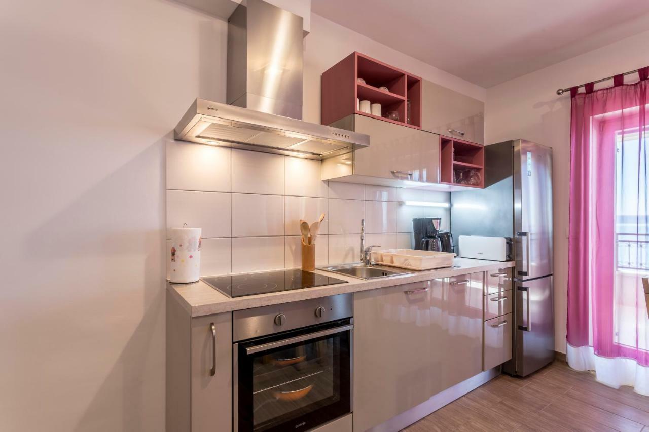 Apartments Lea ポドストラナ エクステリア 写真